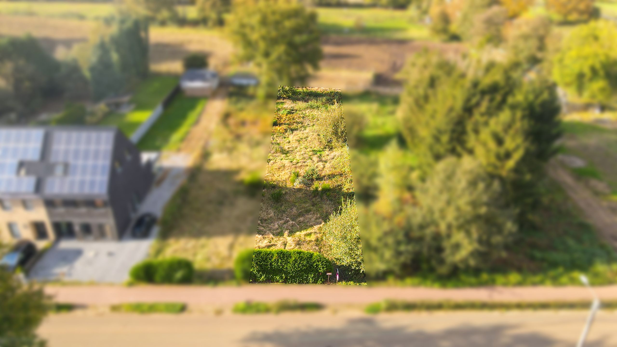 Rustig gelegen bouwgrond van 7a85ca met vergunde plannen ! foto 2