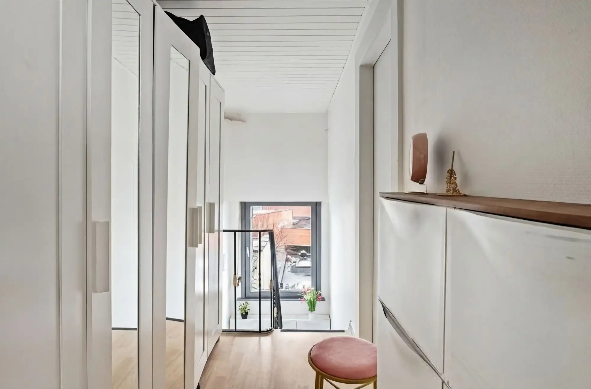 Opbrengsteigendom in handelshart van Merksem aan het plein! foto 12