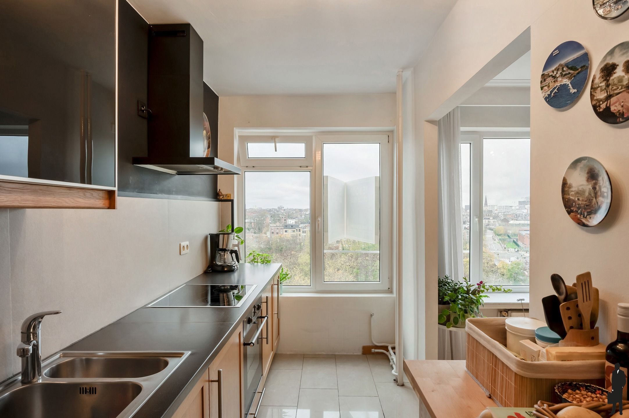 Panoramisch en lichtrijk 2-slpk appartement. foto 4