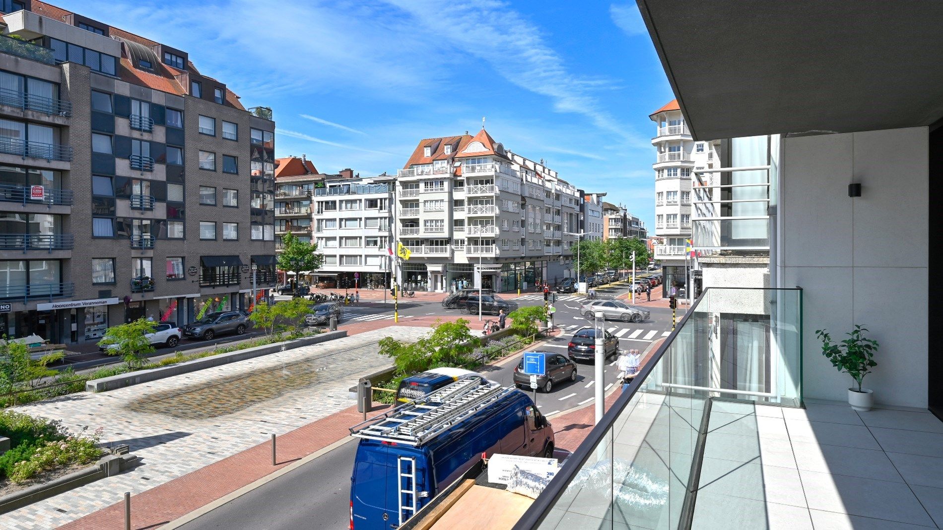 Nieuw appartement gelegen aan de zuidkant van het vernieuwde Burg. Fr. Desmidtplein. Gevelbreedte van ca. 8 meter. foto 11