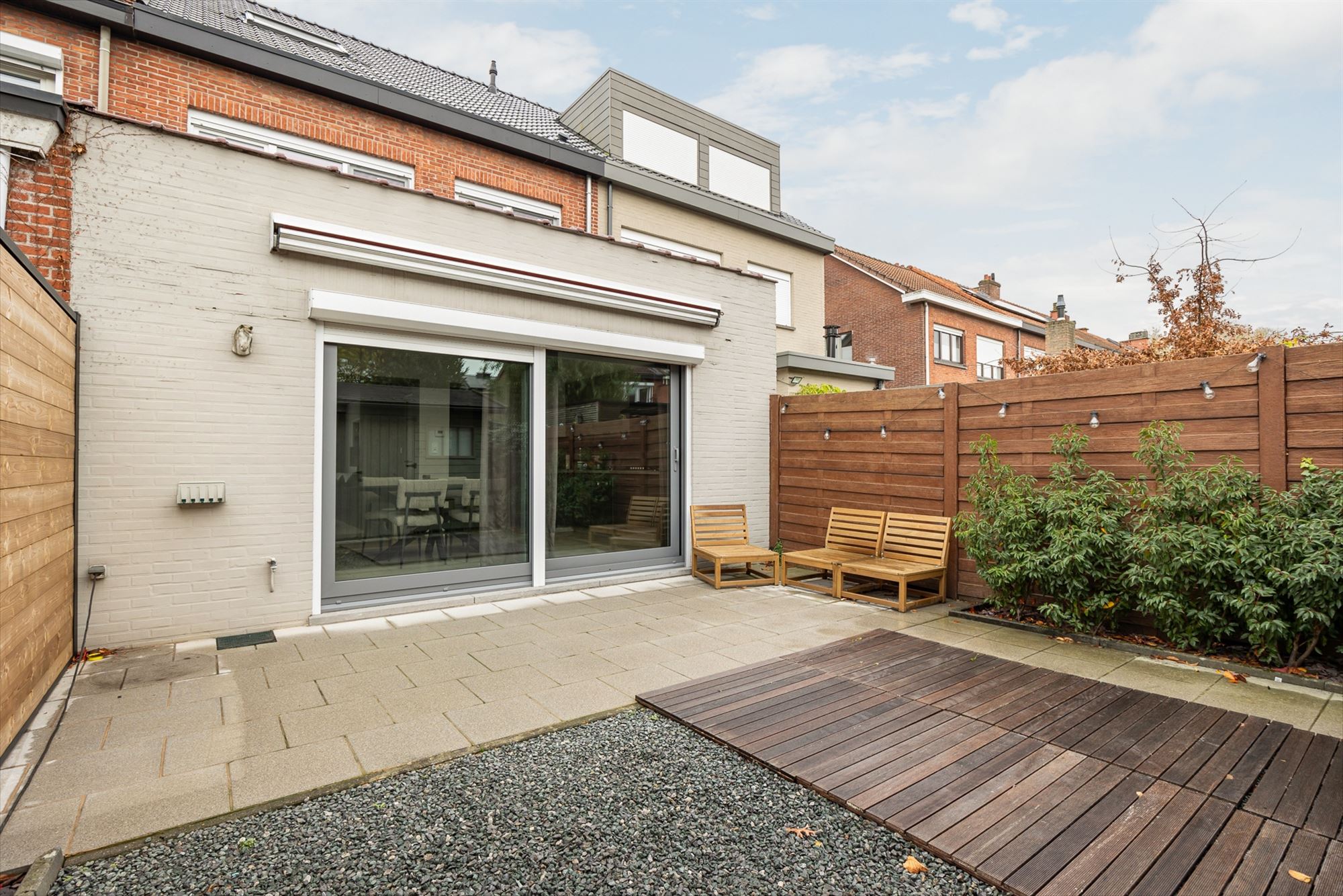 Ruime gezinswoning met drie slaapkamers en tuin foto 22