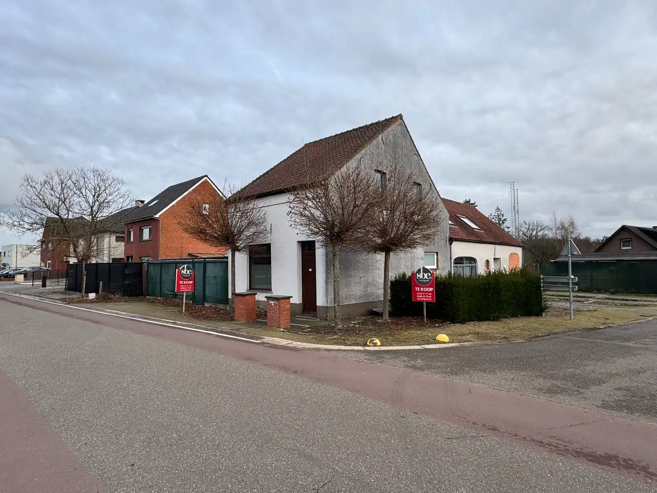 Hoofdfoto van de publicatie: Te renoveren woning op een mooi perceel van 9a78ca