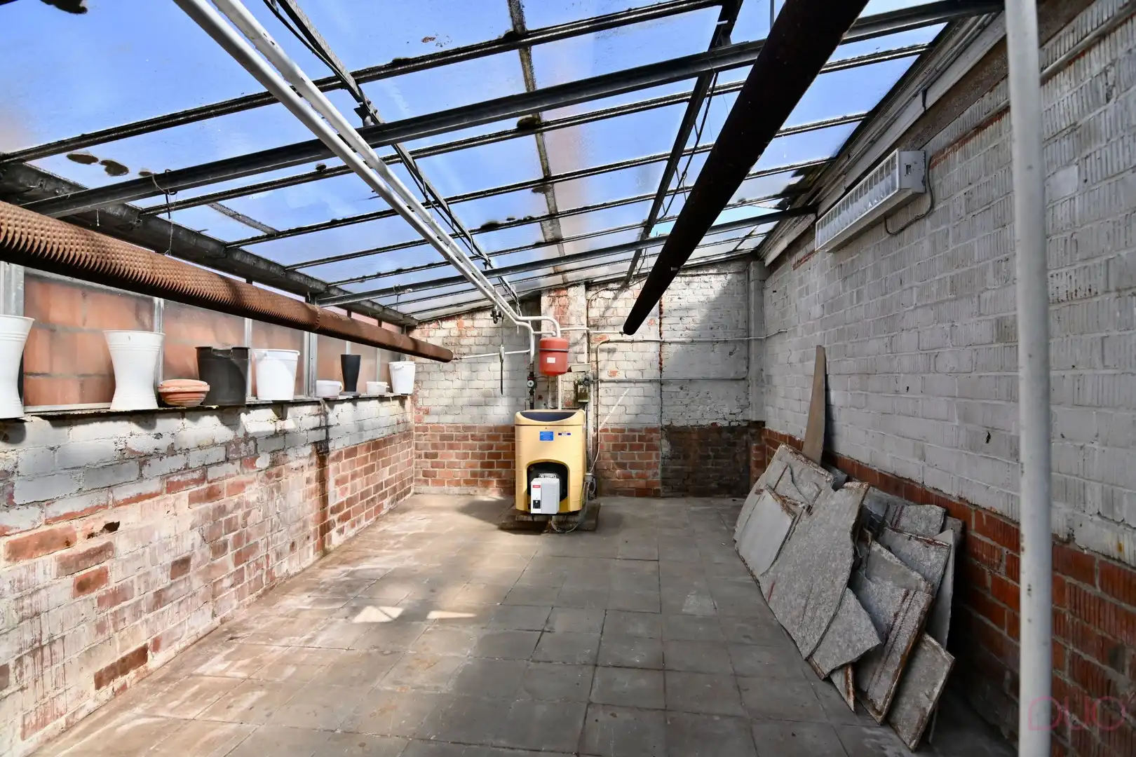 Polyvalent handelshuis met woonst vlakbij het Sint-Trudo Ziekenhuis foto 9