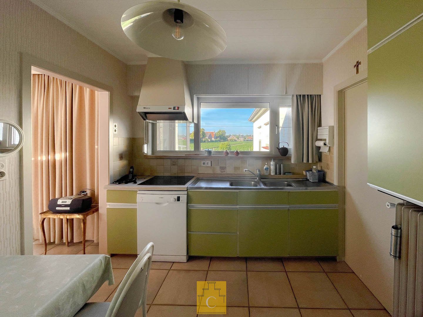 Bungalowwoning op topligging met zicht over de velden foto 8