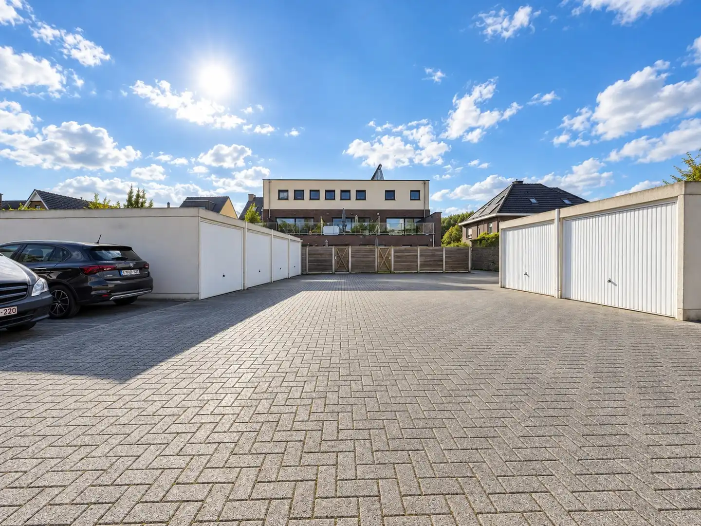 Ruim gelijkvloers appartement (127 m²) met gróót terras, garage én staanplaats foto 19