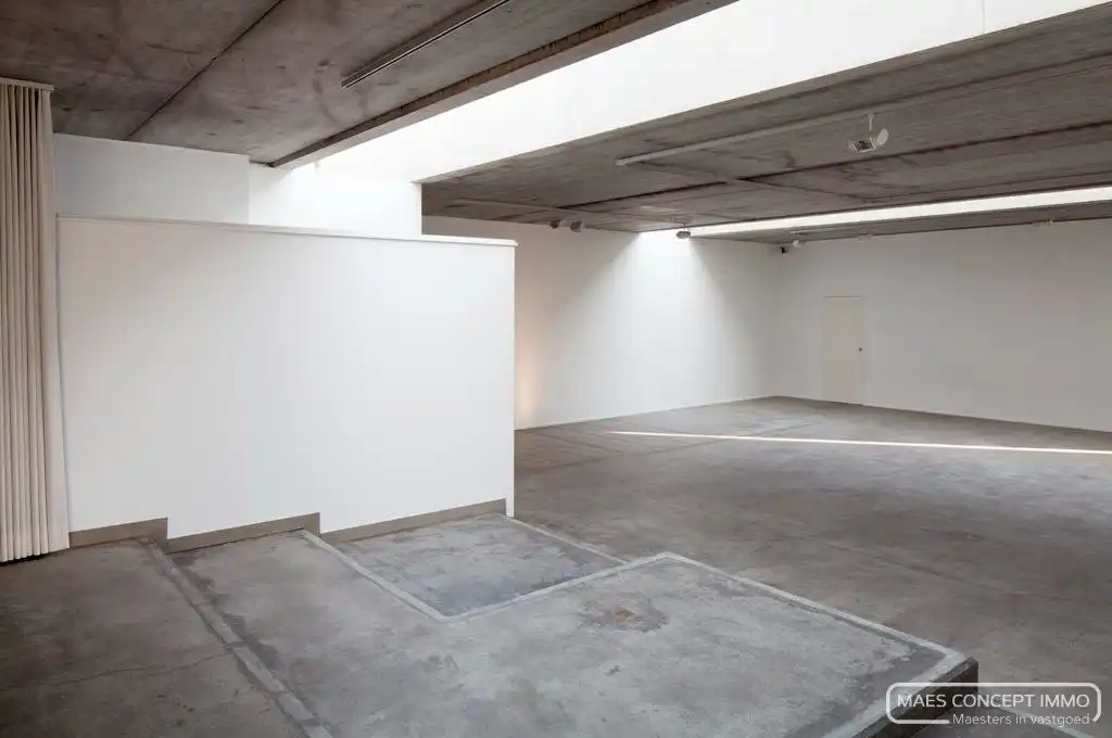 Exclusief kantoor van 515 m² te huur in Zwevegem foto 3