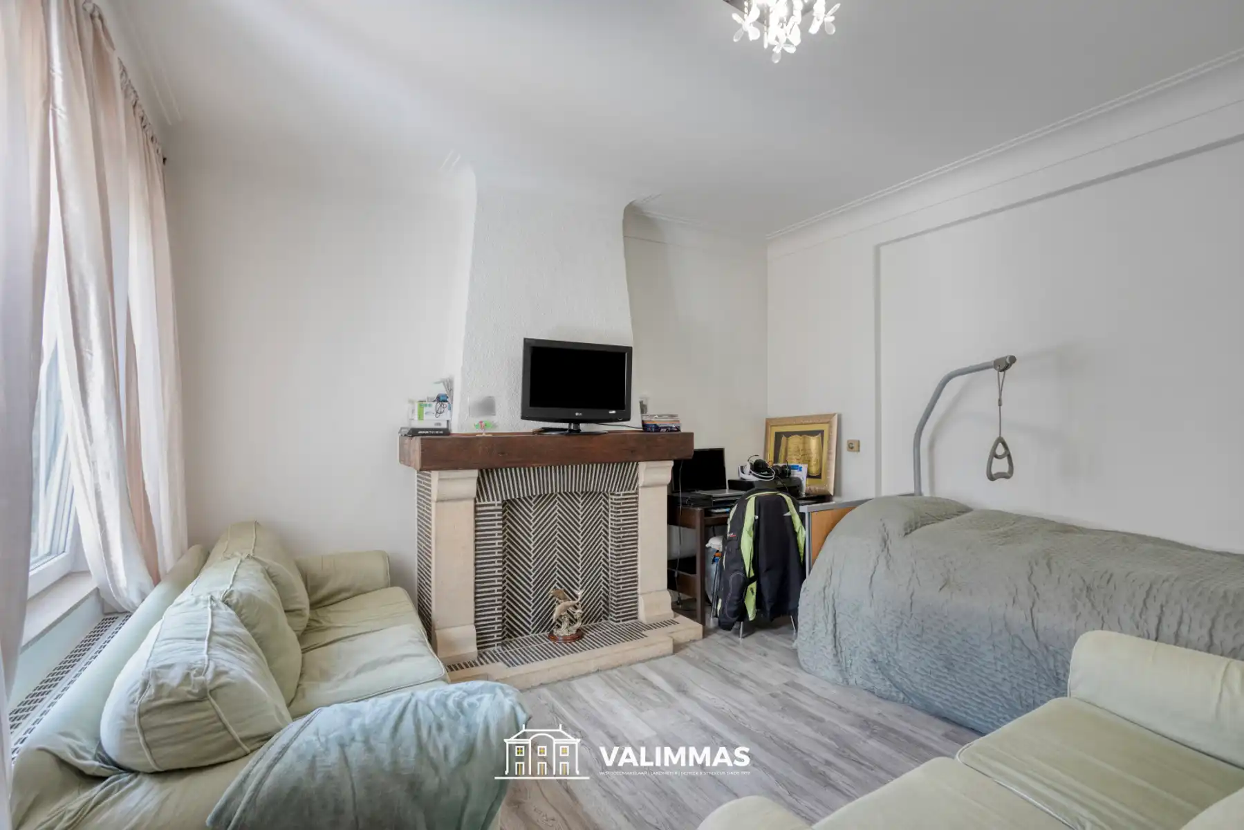 Gerenoveerde, instapklare rijwoning met 2 parkeerplaatsen... foto 10