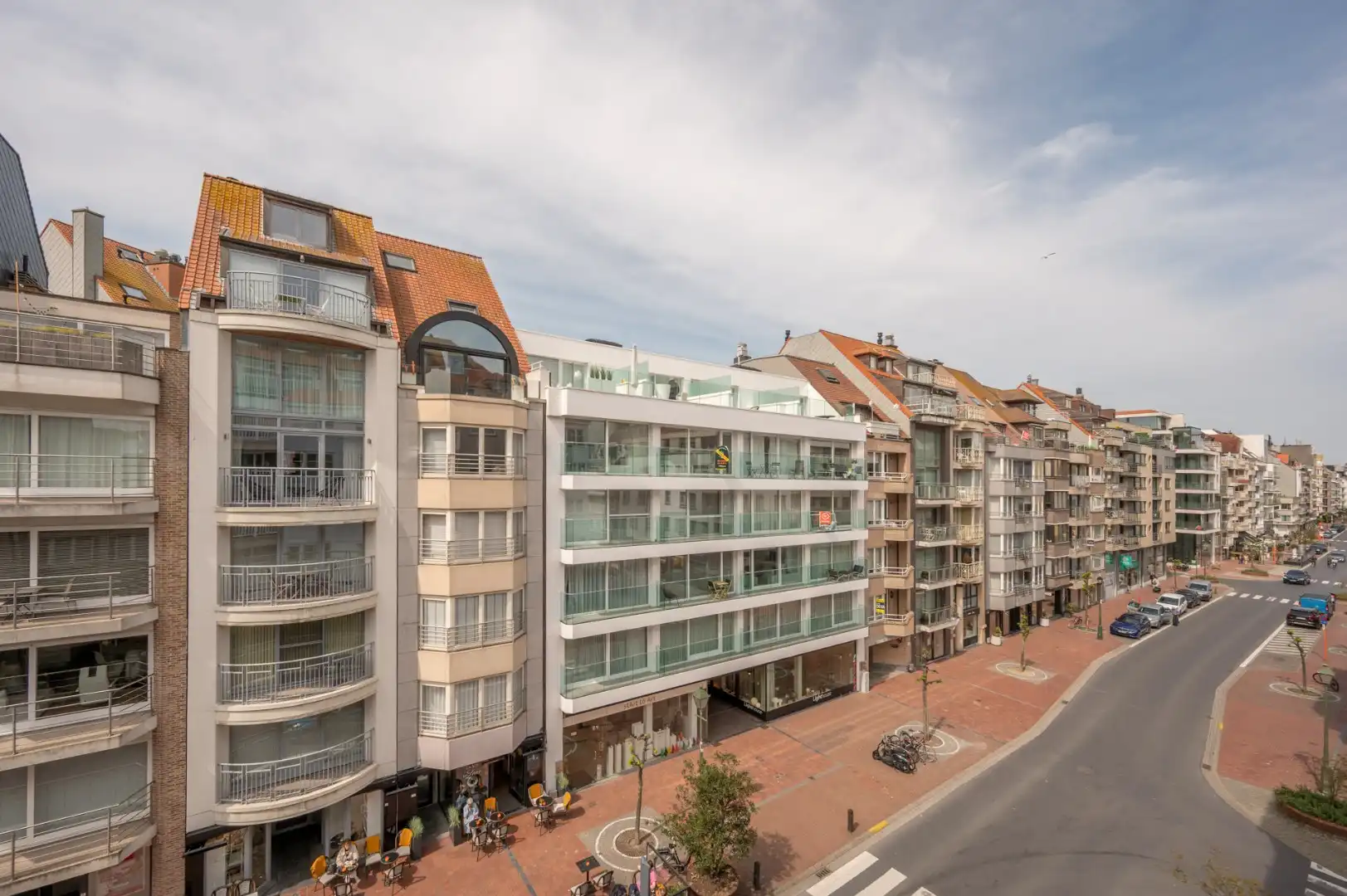 Ruim recent appartement met terras op centrale gegeerde ligging in het Zoute (Dumortierlaan) foto 15