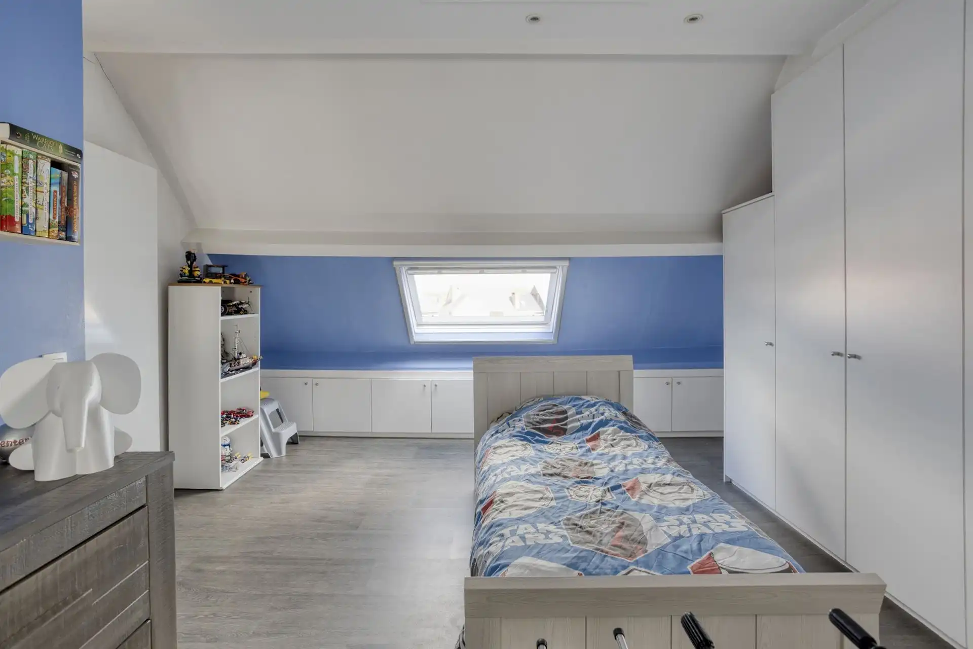 Instapklare woning met 3 slaapkamers, tuin en parkeerplaats foto 17