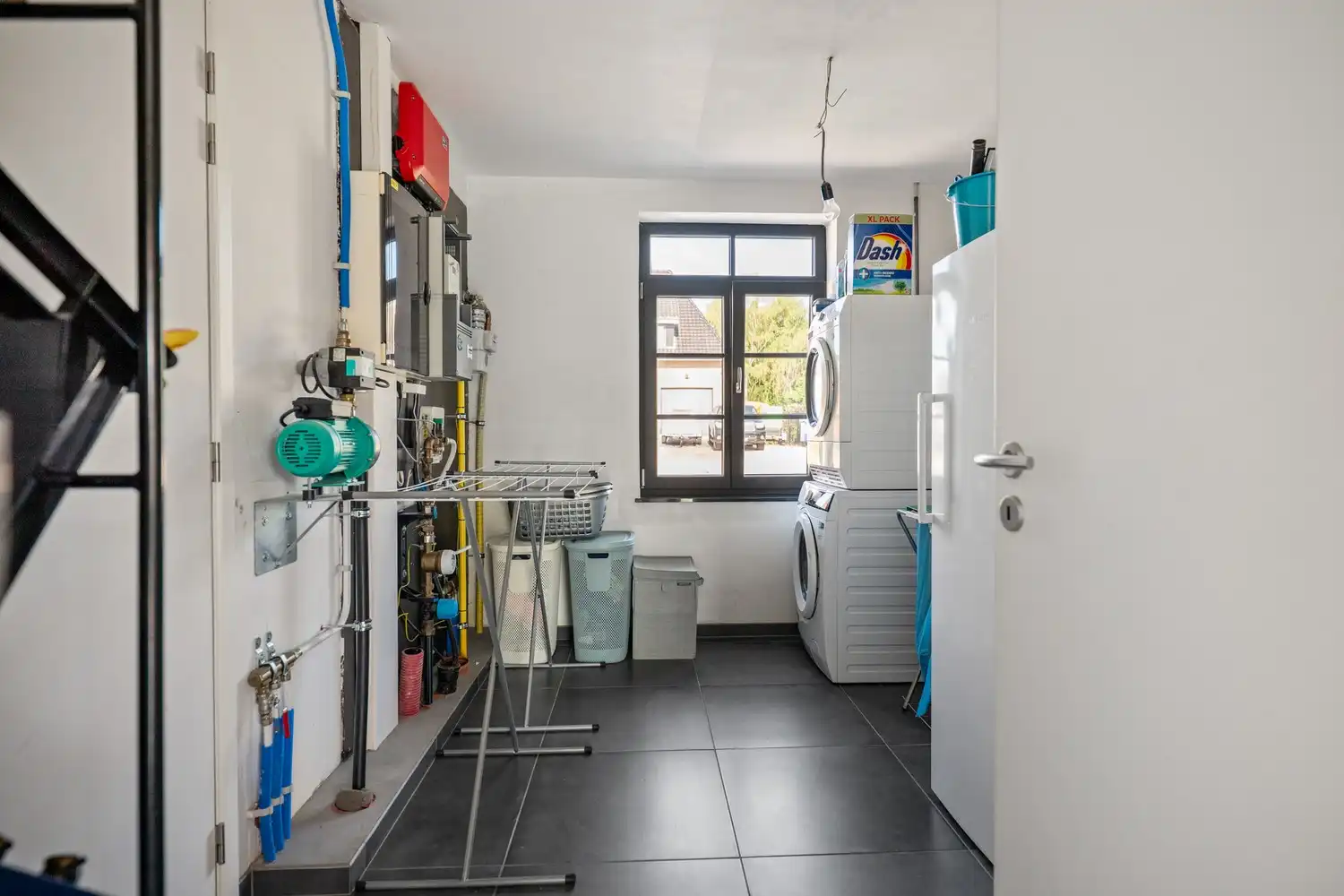Energiezuinige villa met praktijkruimte en 4 slpkrs foto 11