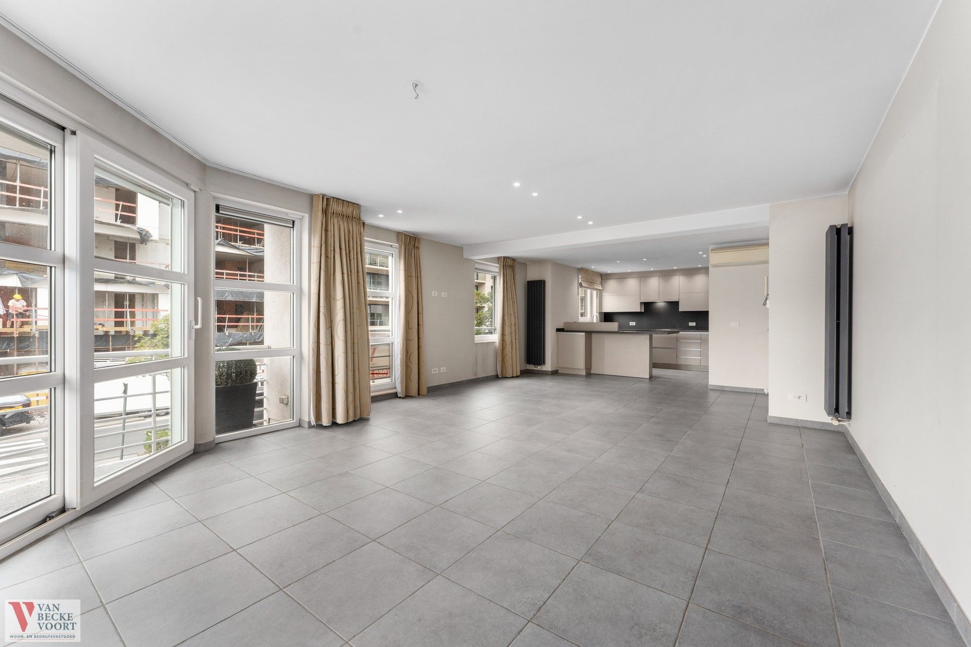 3-slaapkamer appartement met royale indeling foto 3