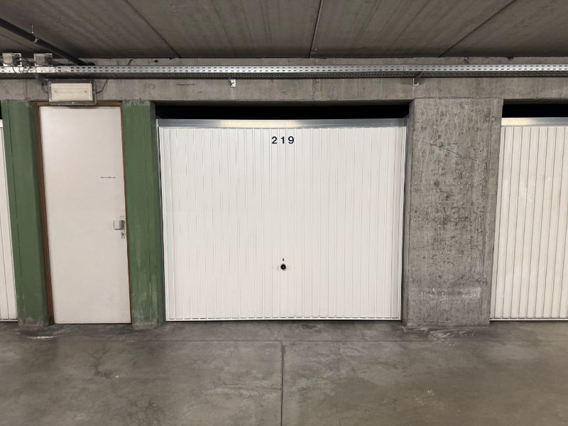 garage + berging foto {{pictureIndex}}