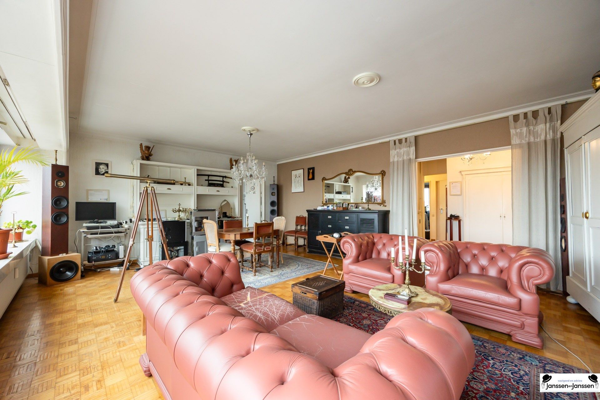 Ruim en lichtrijk appartement van 126 m² met terras in het hart van Borgerhout foto 3