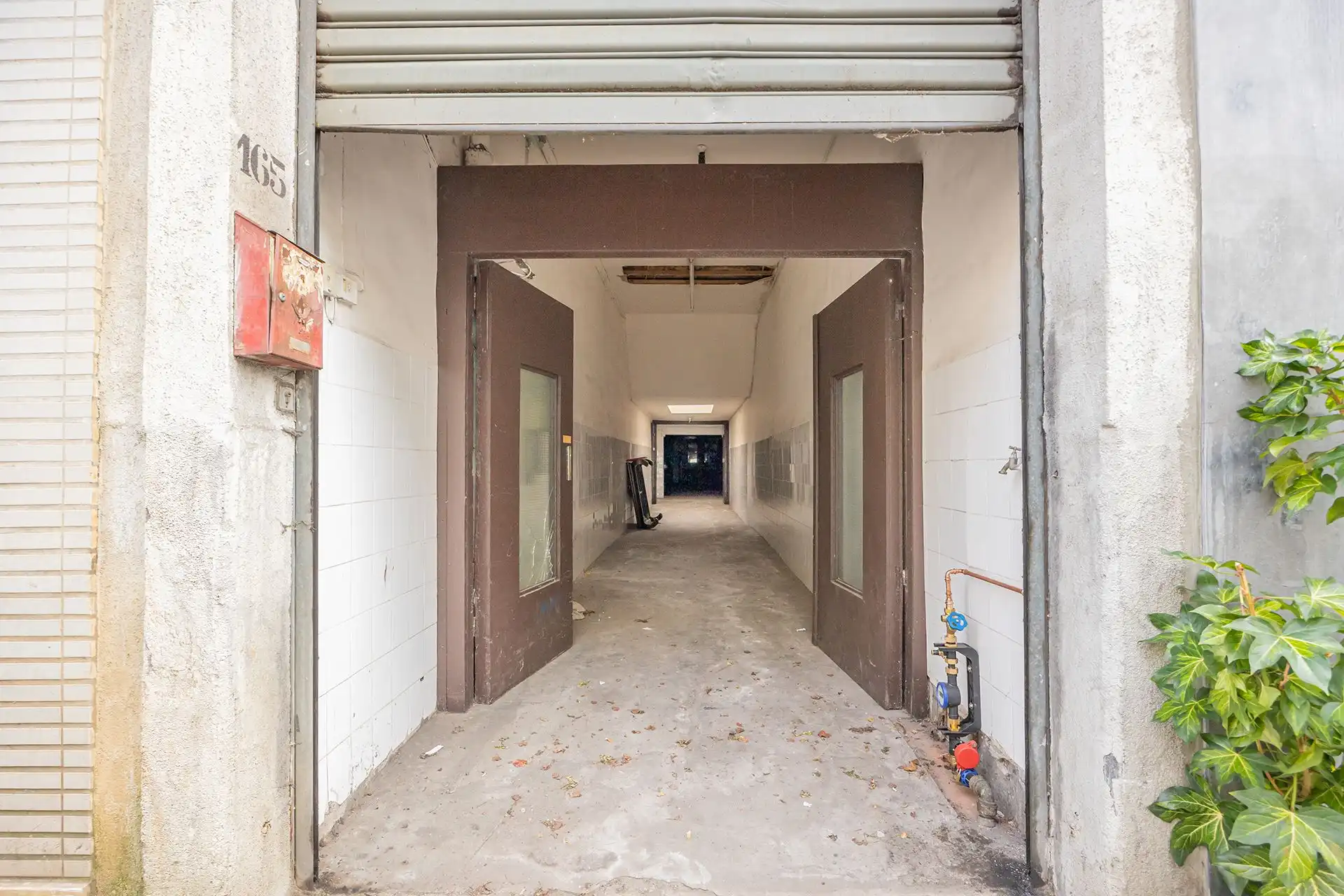 Te renoveren polyvalente ruimte in de bruisende Kievitwijk foto 3