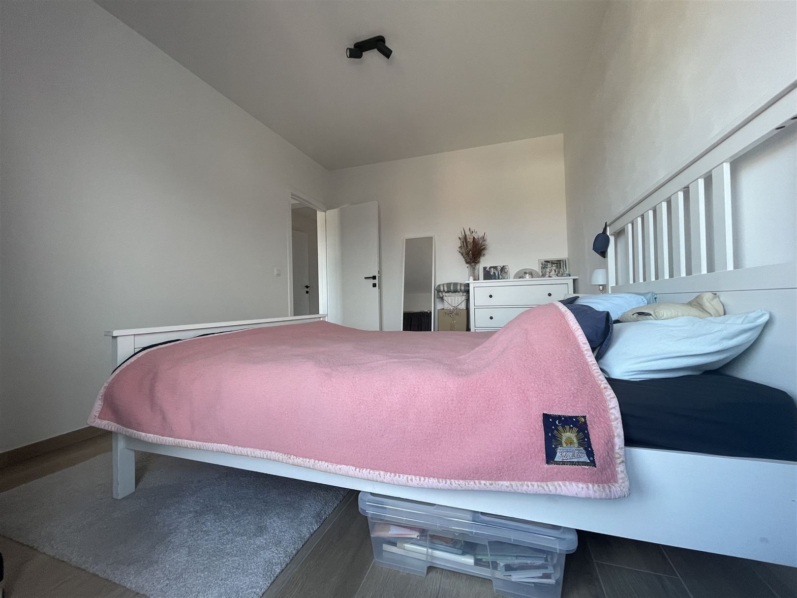 Prachtig dakappartement met terras, gelegen in het hartje van Sint-Gillis-Dendermonde. foto 12