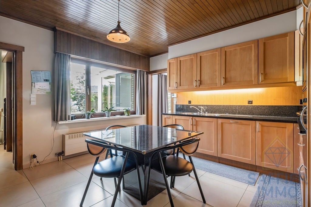 Stijlvolle villa op toplocatie in Sint-Eloois-Vijve foto 14