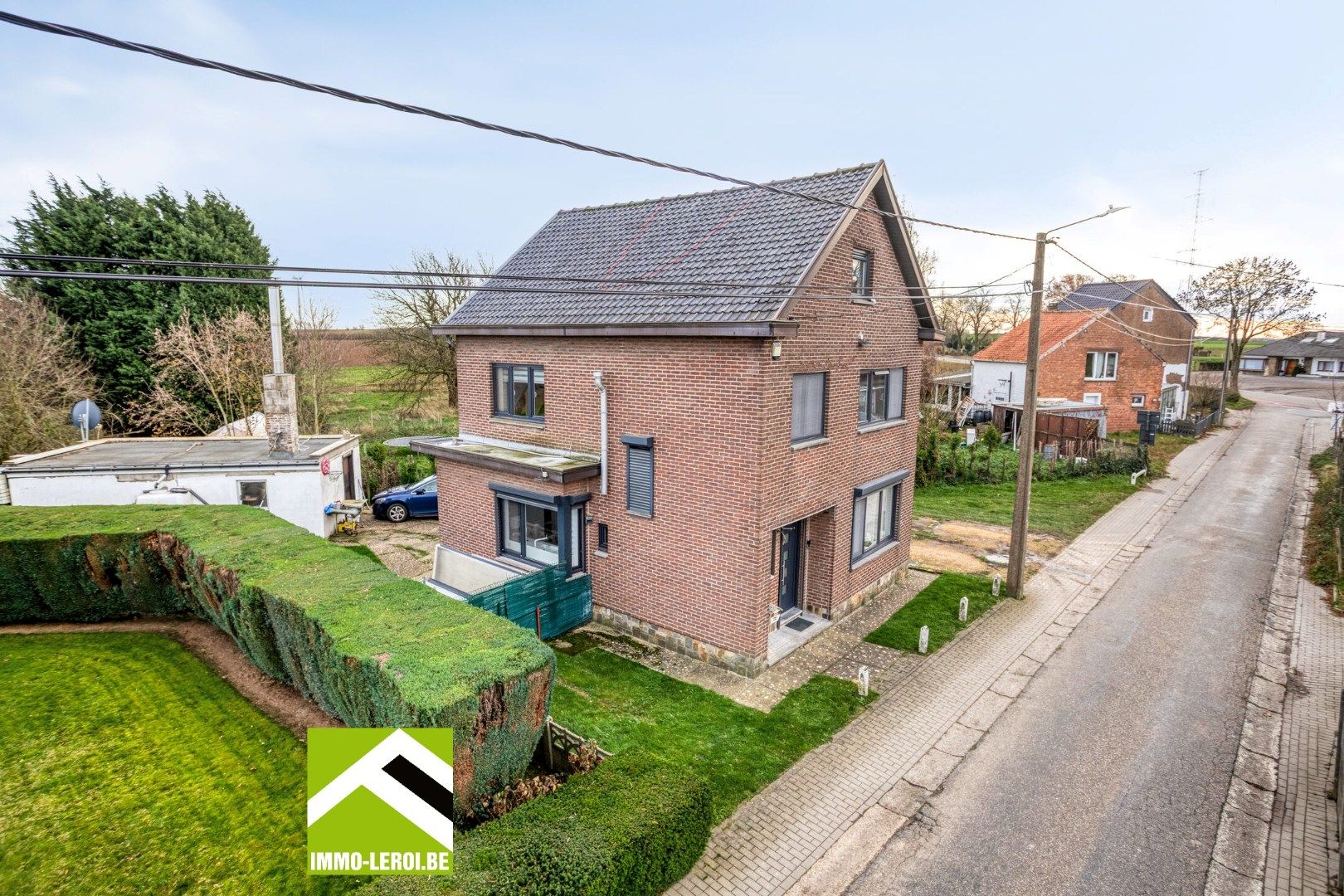 Rustig gelegen, vernieuwde woning met 4 slaapkamers en grote tuin foto 24