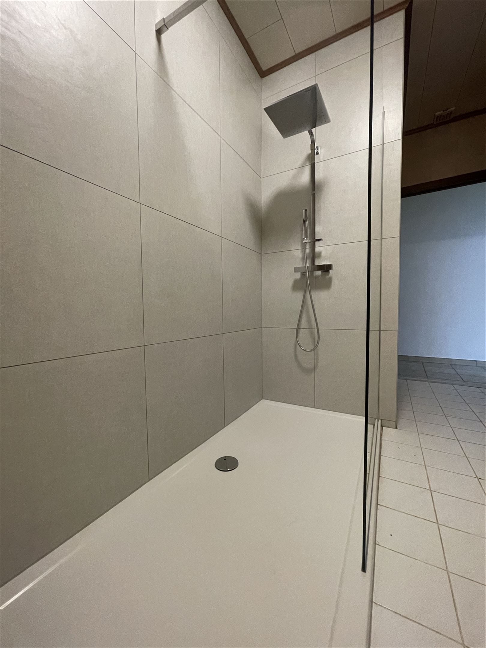 Ruim appartement met eigen inkom te huur in hartje centrum onmiddellijk beschikbaar foto 7