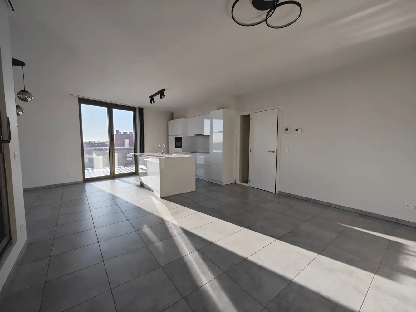 PRACHTIG PENTHOUSE MET 3 SLPKS, ONDERGR. PARKEERPL. EN KELDERBERGING IN HET CENTRUM foto 10