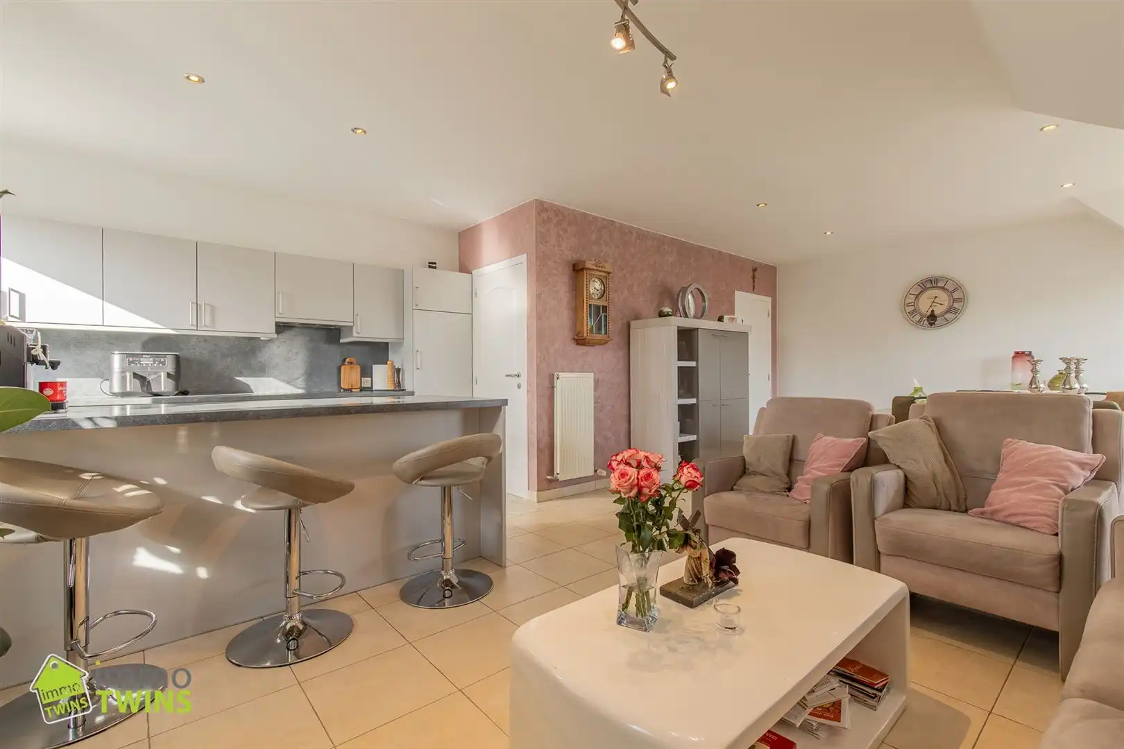 Duplex app met garage  foto 3