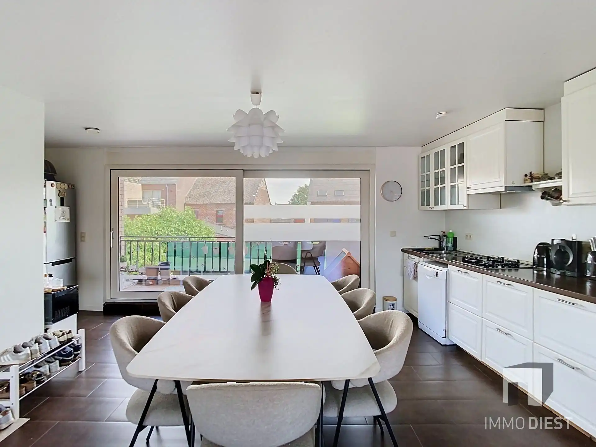 Ruime lichtrijke duplex nabij centrum Halen met staanplaats! foto 7