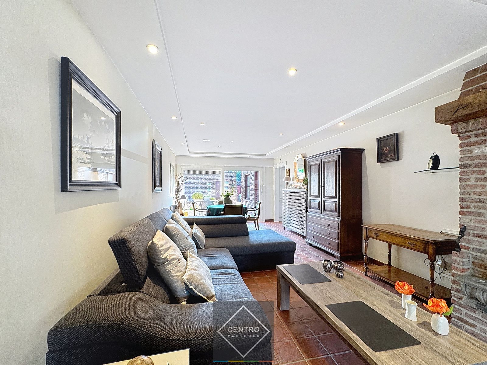 PERFECT ONDERHOUDEN woning met 3  à 4 slpks en 2 garages! foto 4