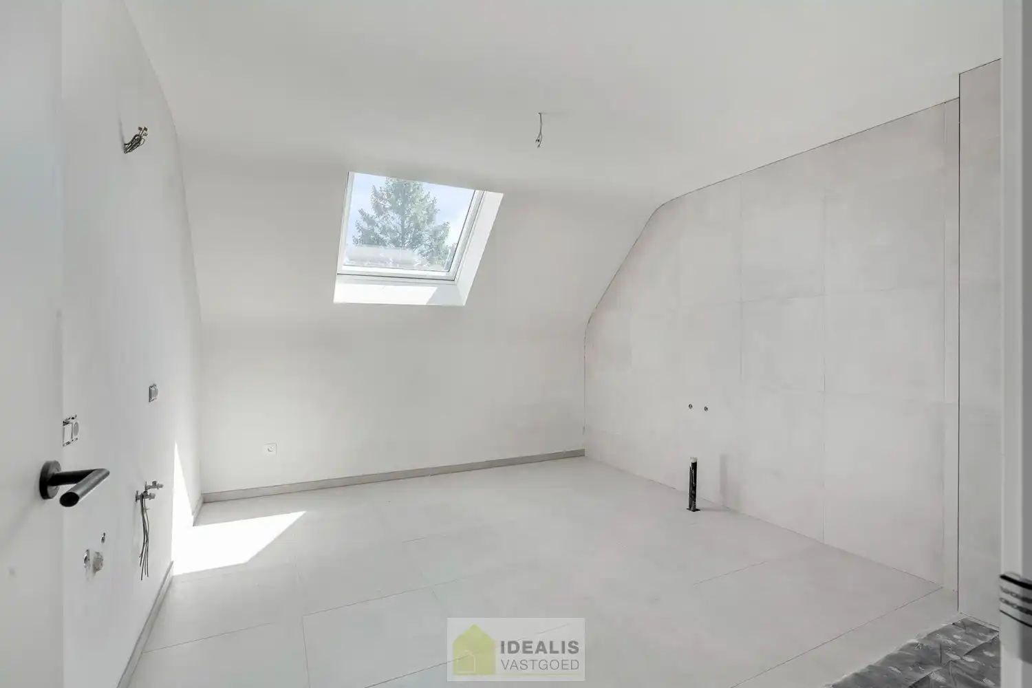 PRACHTIGE NIEUWBOUWWONING (GRONDAANDEEL €116.000,00 + 12% REGISTRATIERECHTEN EN CONSTRUCTIE € 277.000,00 + 21% BTW) MET EEN HEERLIJK LICHTRIJKE WOONKAMER MET OPEN KEUKEN MET AANSLUITEND BERGPLAATS, BUREEL, INPANDIGE GARAGE, 3 SLAAPKAMERS, EEN RUIME BADKAMER VOORZIEN VAN ALLE COMFORT! EEN HEERLIJK RUIM HUIS MET INPANDIGE GARAGE, EEN LEUKE TUIN, OP EEN GEGEERDE LOCATIE NABIJ HET CENTRUM VAN REPPEL! foto 22
