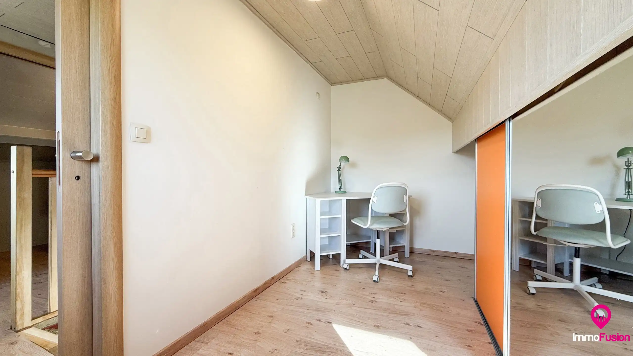 Charmante woning met 5 slaapkamers op een ruim perceel! foto 34