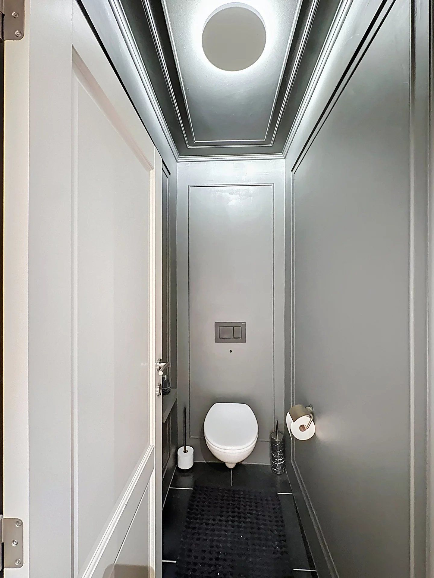 Prachtige landelijke gelegen vrijstaande woning uit 2001, gelegen op een perceel van 16a 43ca. Deze woning biedt comfort, ruimte en privacy met hoogwaardige afwerking en moderne gemakken. foto 29