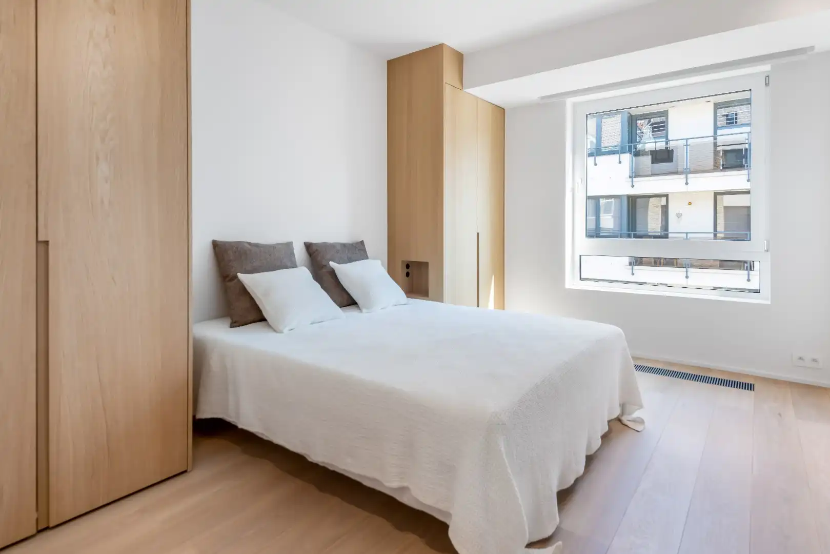 Lichtrijk hoekappartement gelegen op de Lippenslaan/Zoutelaan met 3 slaapkamers foto 7