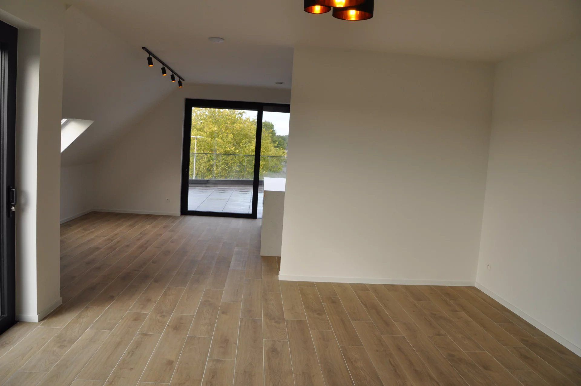 EXCLUSIEF EN KWALITATIEF NIEUWBOUWAPPARTEMENT VAN 163 M² MET 3 SLPK'S, 2 BADK'S EN RIANTE TERRASSEN IN MUNSTERBILZEN foto 8