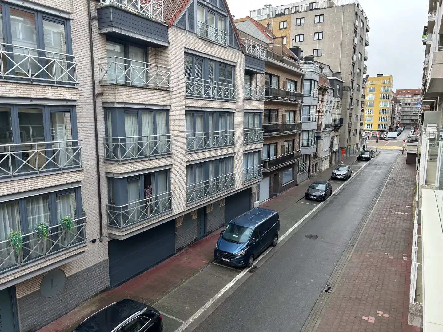 Instapklaar vakantie-appartement vlakbij het Heldenplein en de Zeedijk. foto 5
