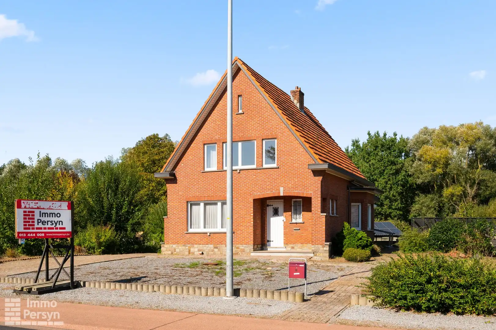 Woning met loods op een commerciële ligging foto 18