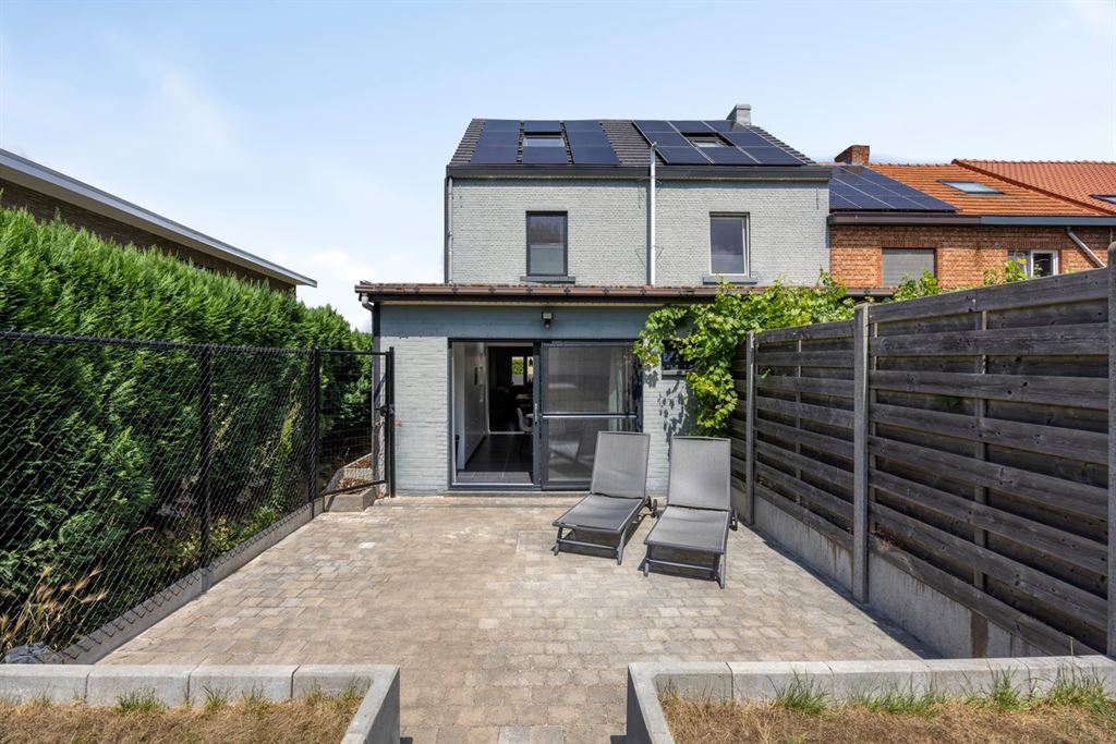 Knappe gerenoveerde woning op een gunstige locatie te Gelrode!  foto 27