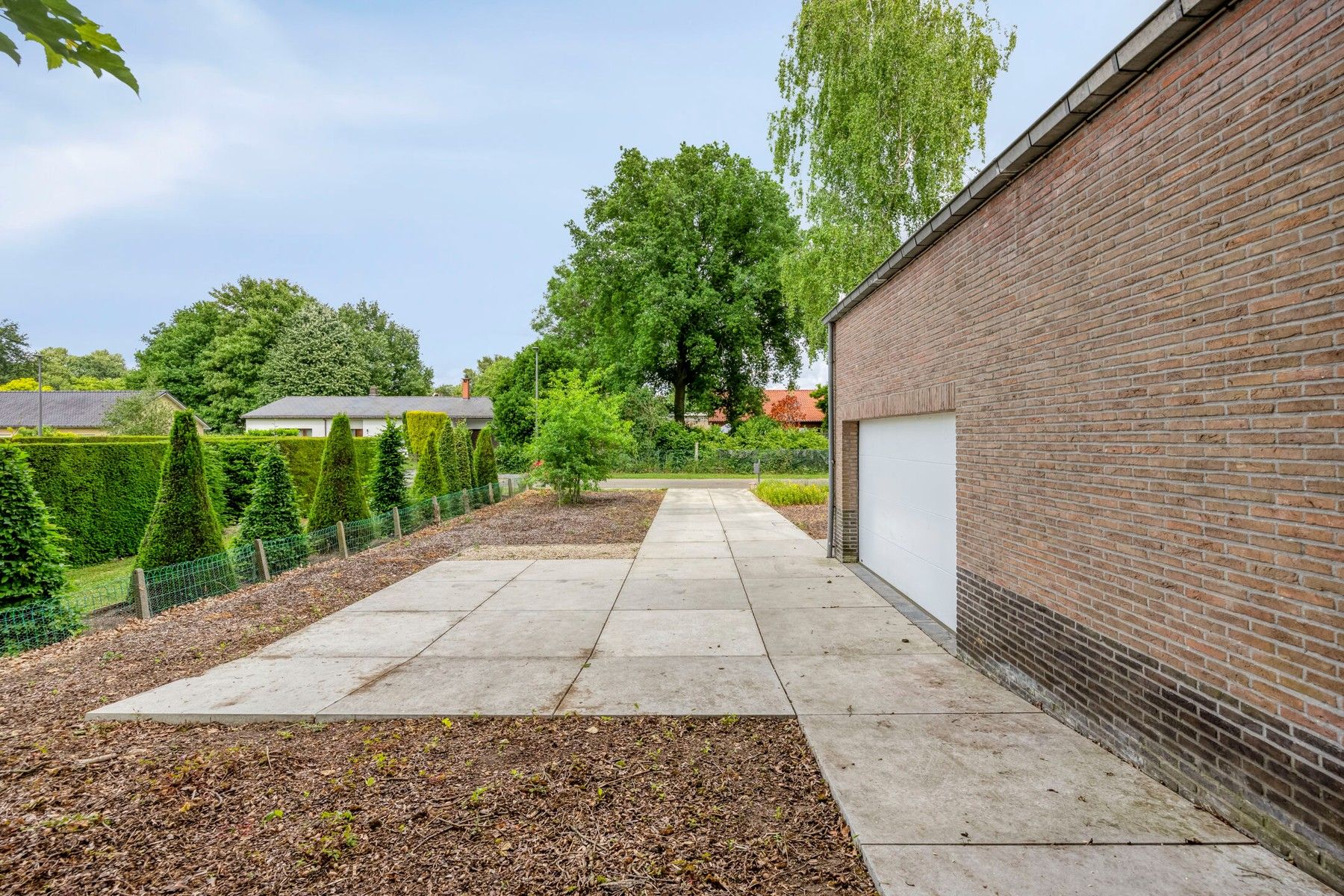 Ruime bungalow op groot perceel foto 33