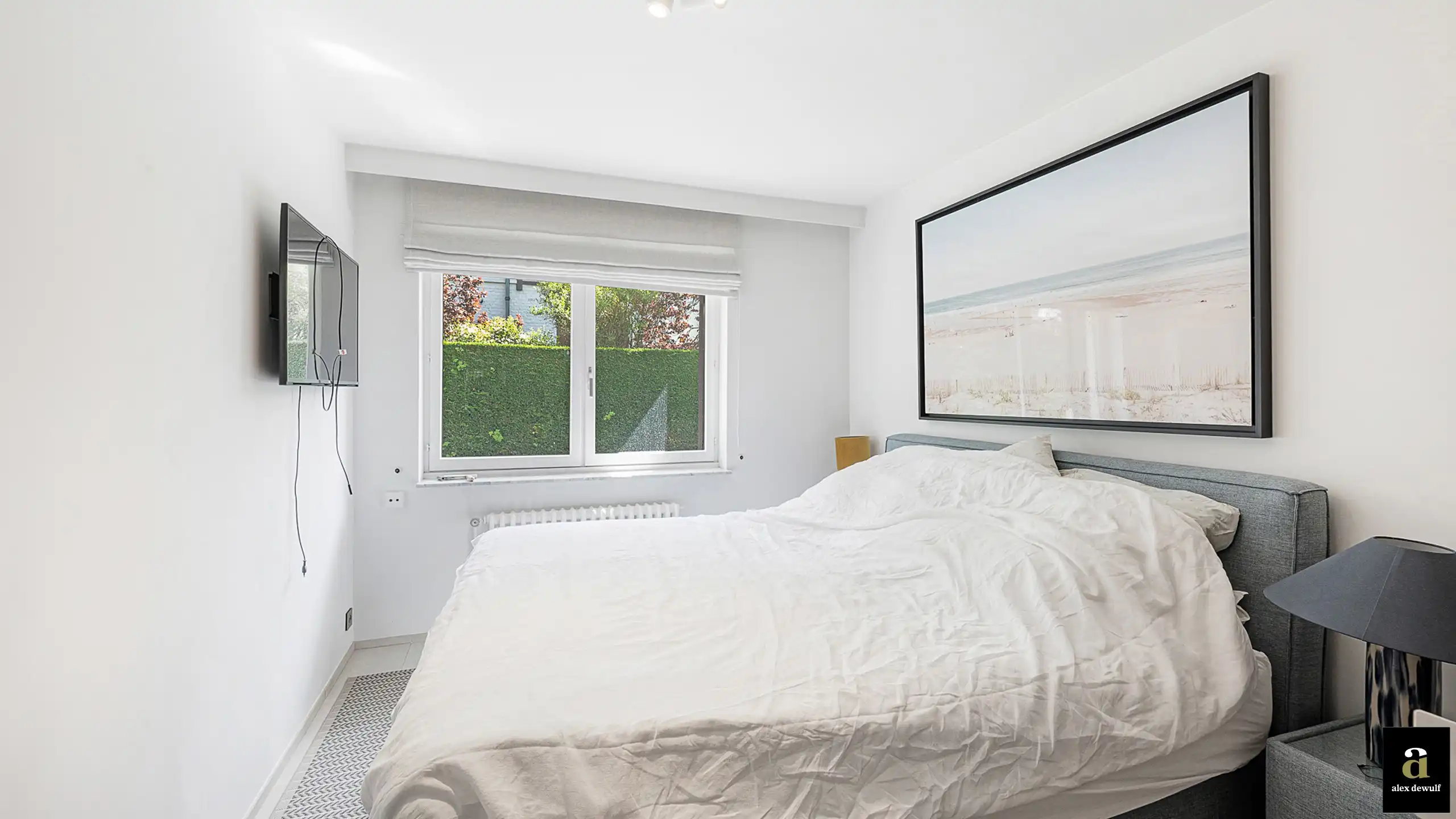 Ruim gelijksvloers tuinappartement met 3 slaapkamers, garage en kelder [Elizabetlaan / Neptunuspad]. foto 24