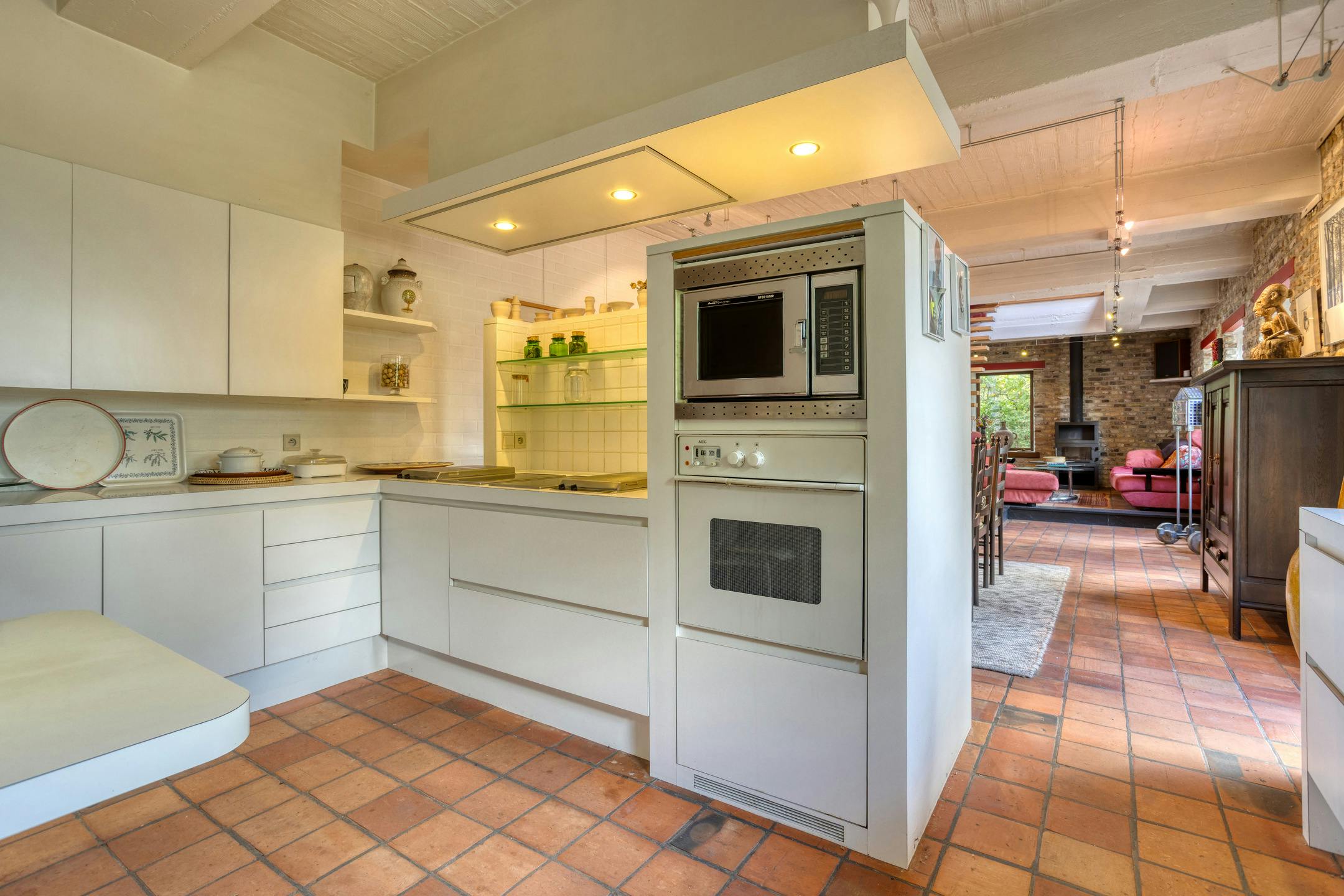 Unieke landelijke eigendom gelegen te Lo-Reninge aan het water. foto 4