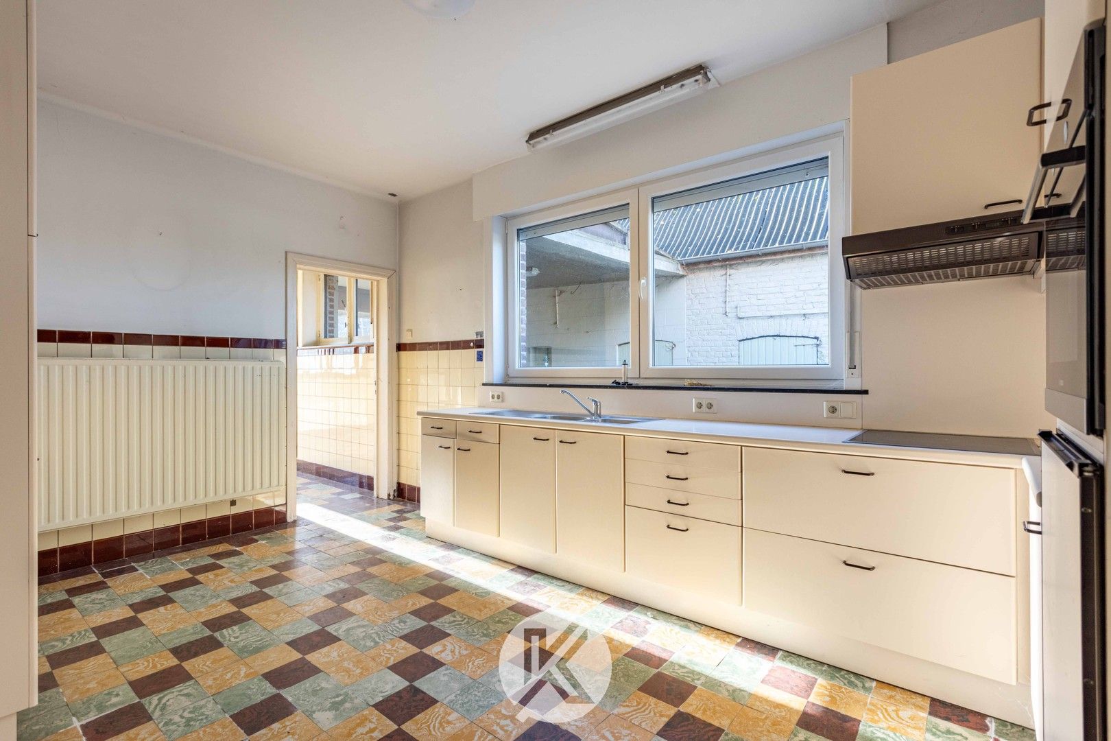 Tijdloze pastorie met historische allure op 4.057 m² foto 18