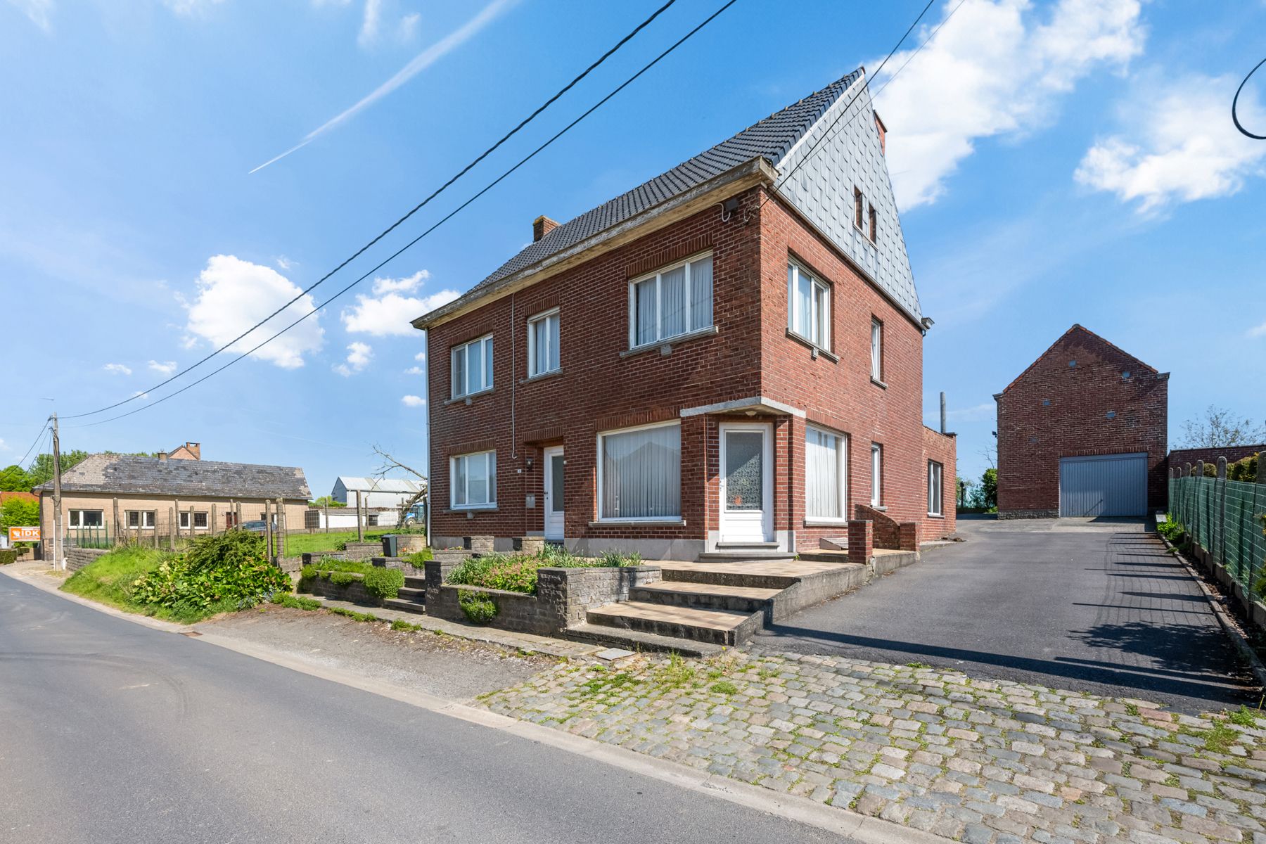 Rustig gelegen woning met boomgaard op 2768m²  foto 4