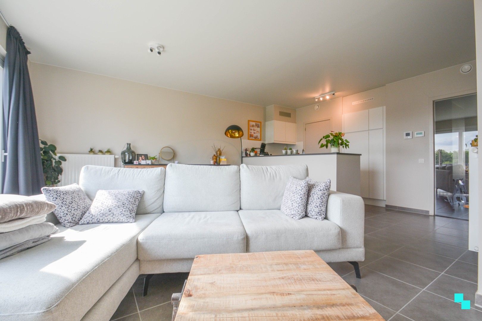 Instapklaar appartement met 2 slaapkamers en zonnig terras foto 5