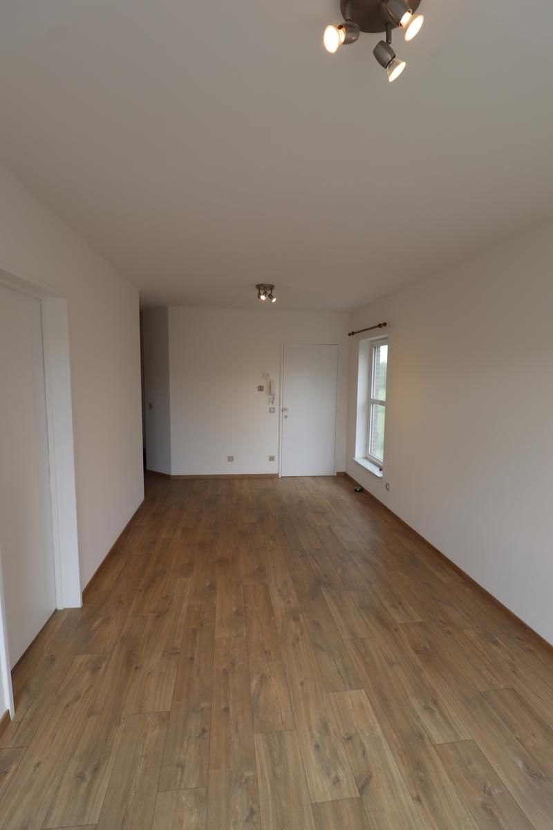 Een gerenoveerd appartement op de eerste verdieping achteraan met autostaanplaats foto 3