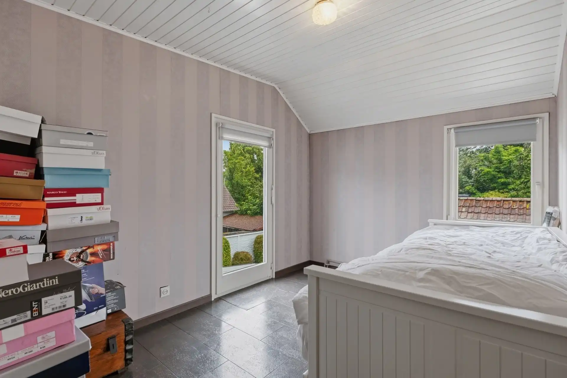 Energiezuinige woning met 3 slaapkamers, aparte garage en fraai aangelegde tuin op rustige ligging te Berlare foto 24