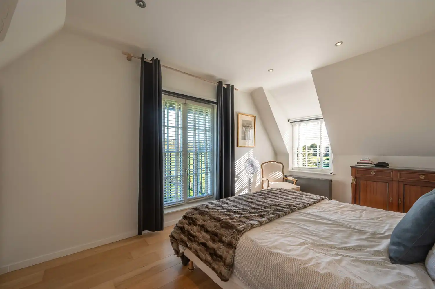 Rustig gelegen koppelvilla met prachtige tuin en open zicht over de weilanden foto 15