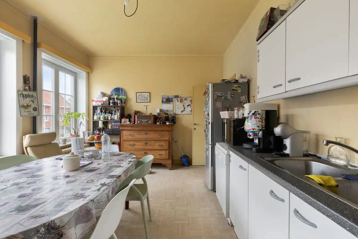 Woning met handelsruimte in de Sint-Elisabethwijk te Kortrijk foto 7