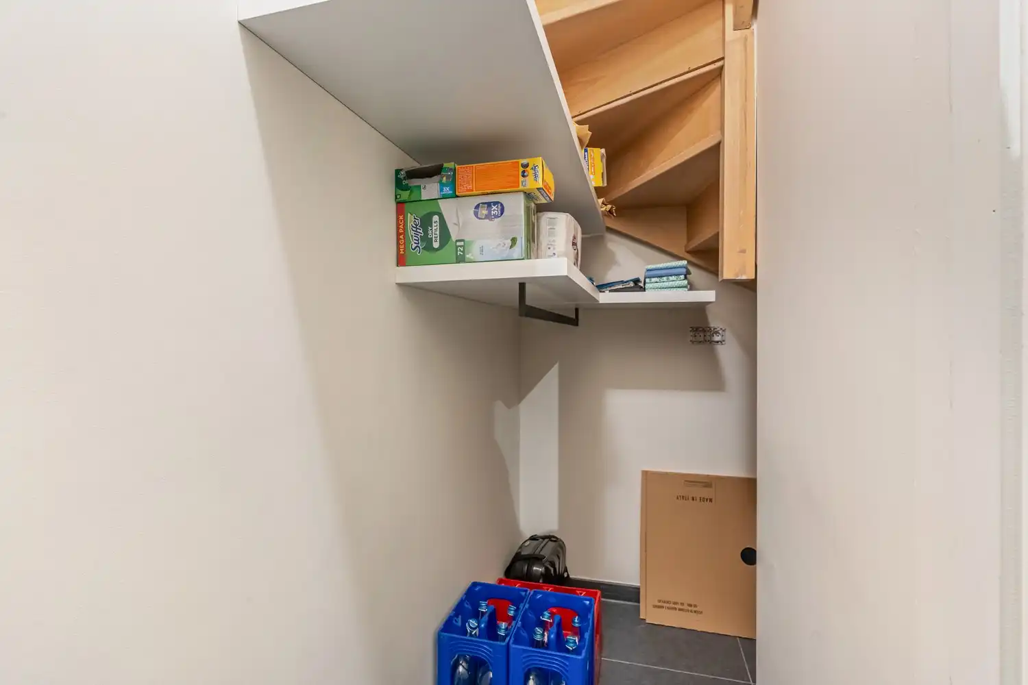 Goed gelegen en lichtrijk appartement met 2 slaapkamers, een terras en een autostaanplaats te centrum Leuven! foto 18