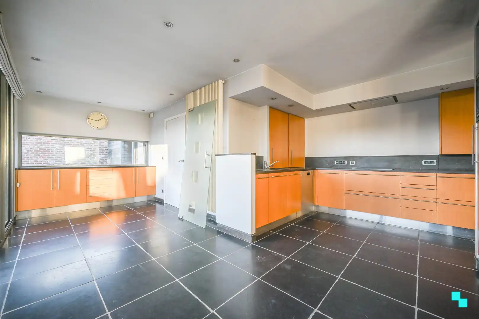 Riante handelswoonst in Waregem foto 21