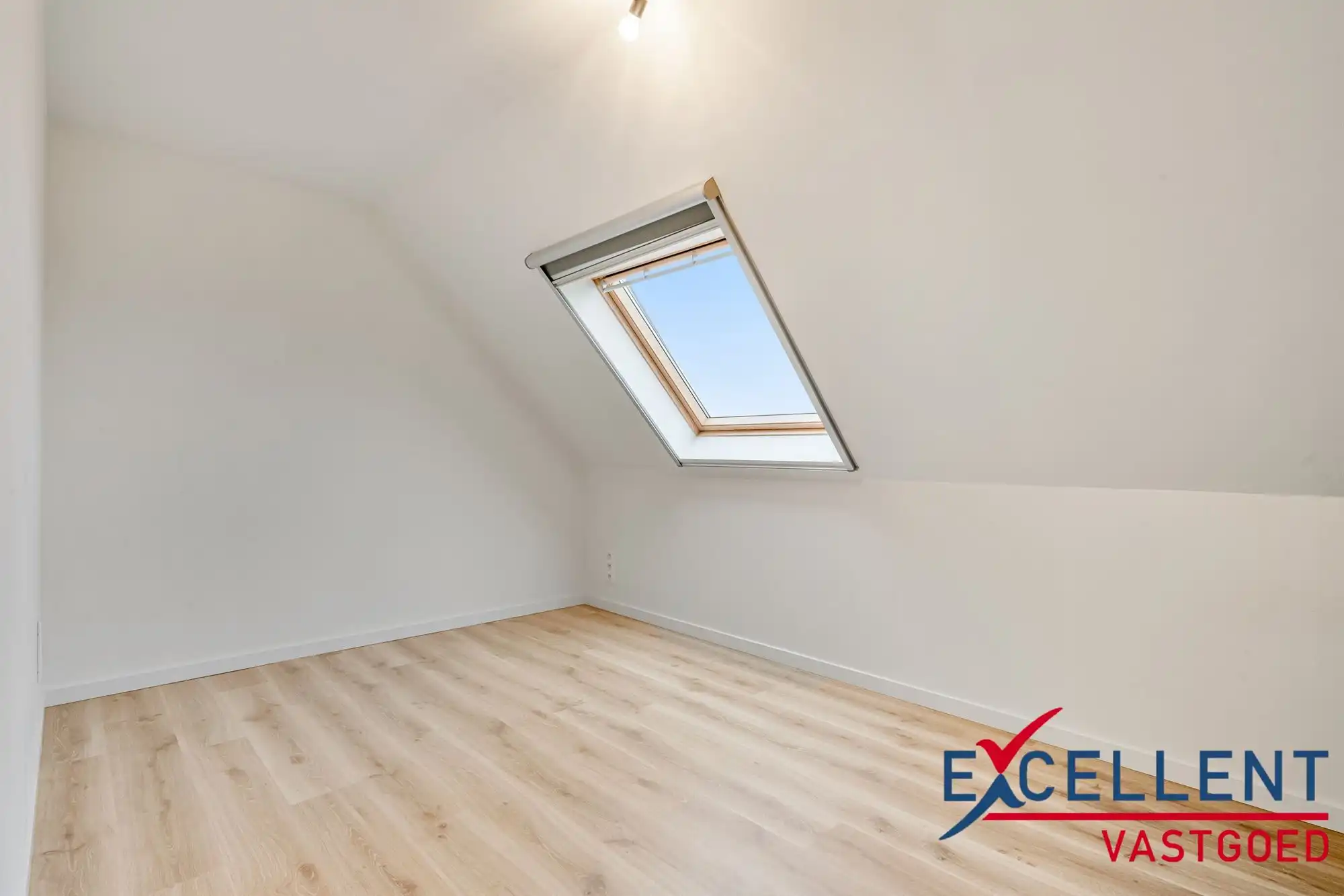 Instapklare en ruime woning met 5 slaapkamers in Zulte te koop foto 11