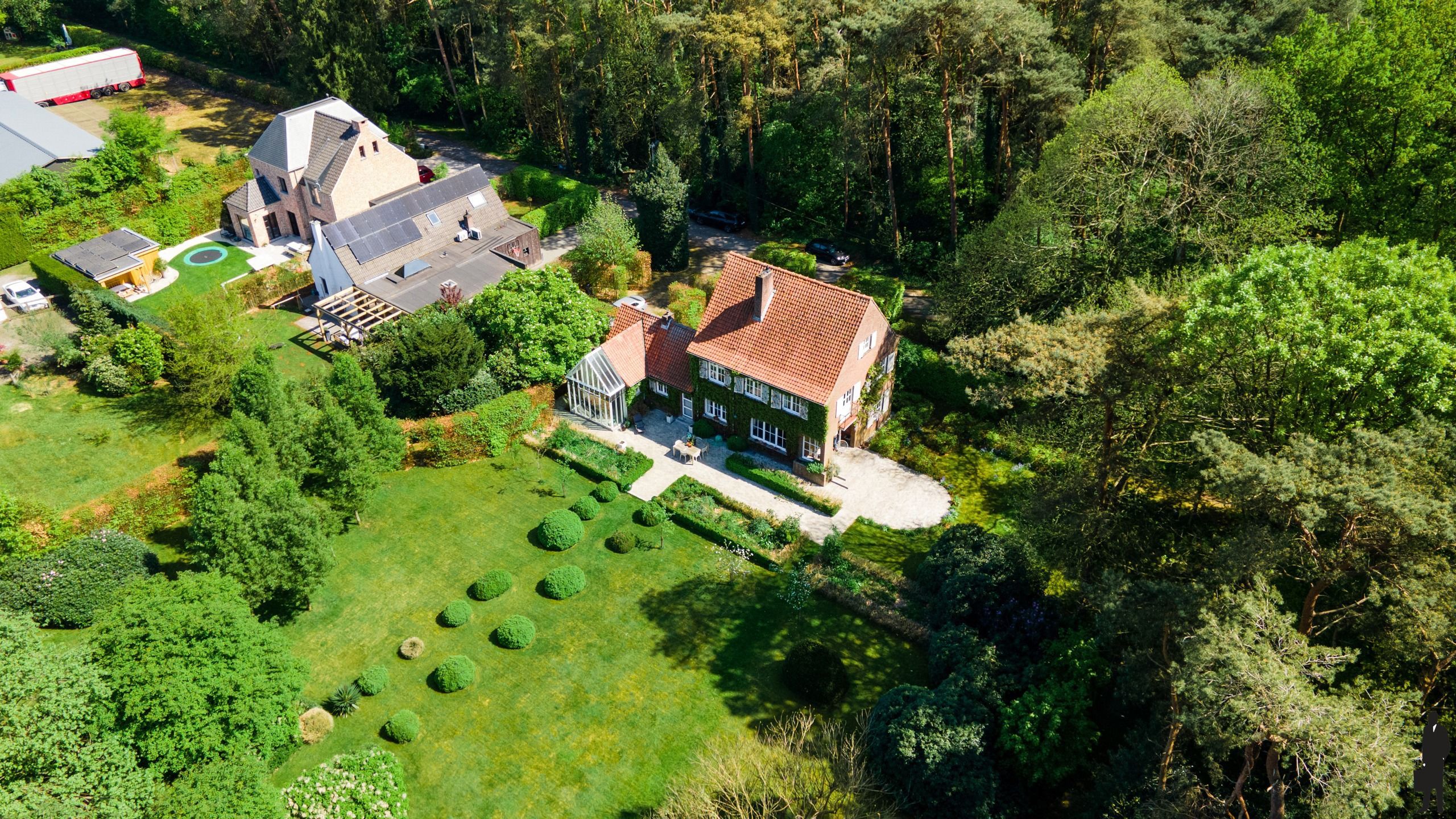 AUTHENTIEKE VILLA MET PARKTUIN EN VERKAVELINGSPOTENTIEEL foto 38
