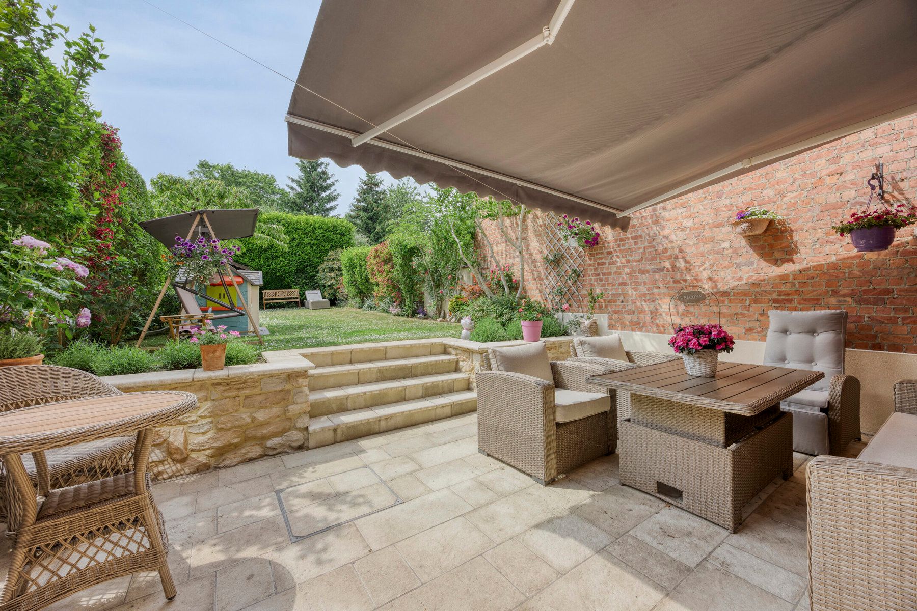 Bel-étage met 2slpk, bureau/dressing, tuin en garage! foto {{pictureIndex}}