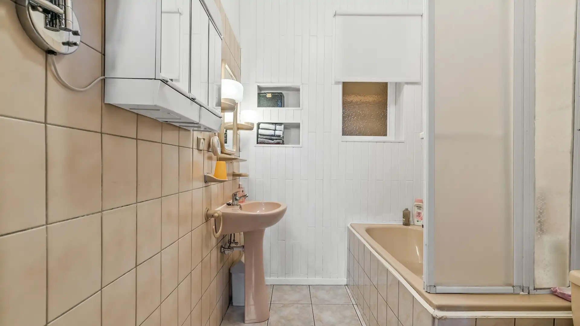 Te renoveren woning (G.B.) met 3 slpkrs  te Genk foto 7